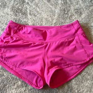 Lululemon SONIC PINK speed up short 2.5”
